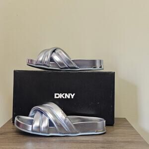 DKNY Women's Crisscross Strap Slide Sandal Size 6.5